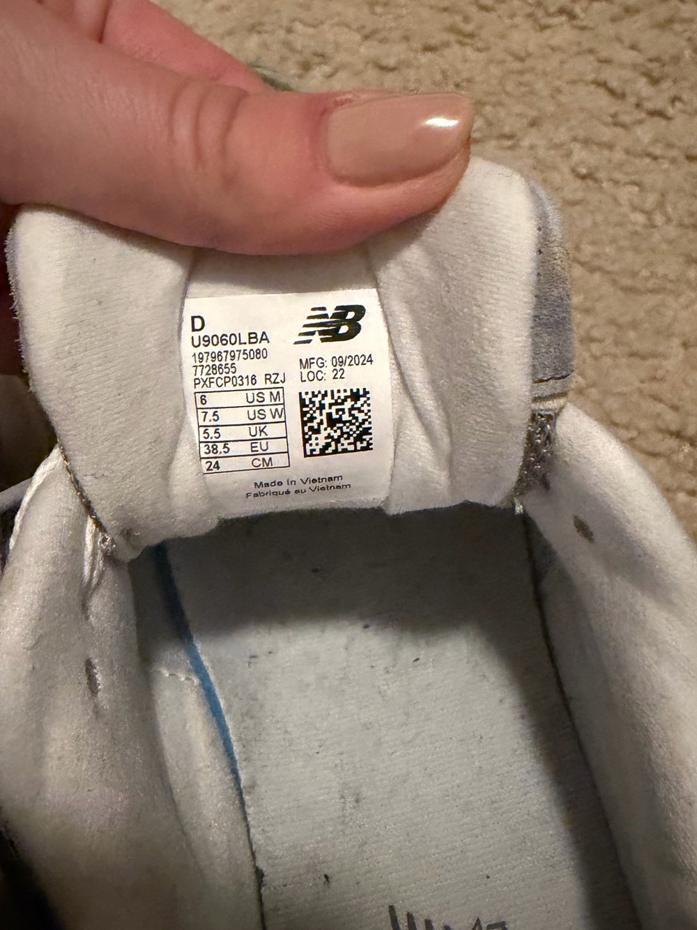 New Balance 9060 - Picture 4 of 5